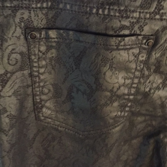 Black Flower Pants Size 9 - Picture 11 of 13